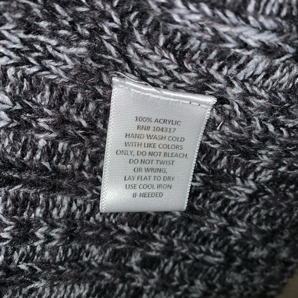 Derek Heart long sleeveless sweater - Picture 6 of 6